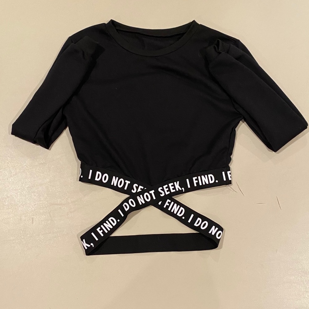 "I Do Not Seek, I Find" Crop Top